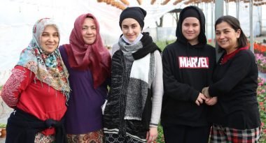 calisan-kadinin-mesaisi-evde-de-devam-ediyor-manset
