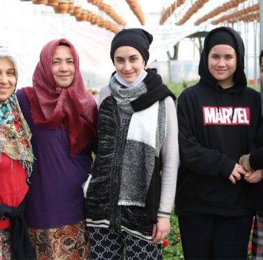 calisan-kadinin-mesaisi-evde-de-devam-ediyor-manset