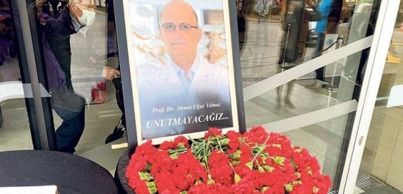 Prof. Dr. Ahmet Uğur Yılmaz Covid-19 nedeniyle yaşamını yitirdi.