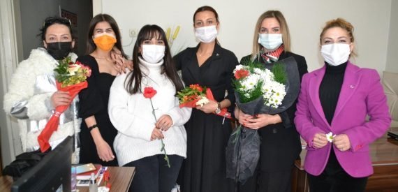 MHP SARIYER’DEN KADINLAR GÜNÜ ZİYARETİ