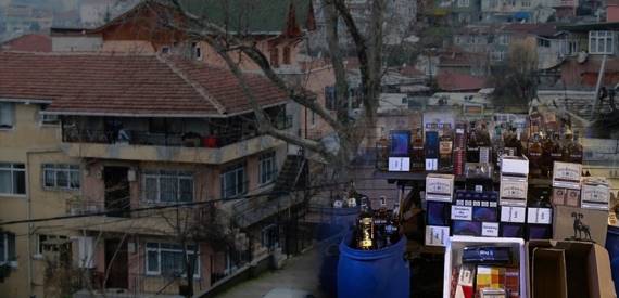 Reşitpaşa’da kaçak içki ve sigara operasyonu